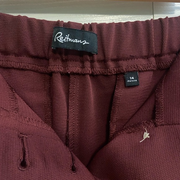 Flared cropped burgundy pants, button closure - Picture 4 of 4